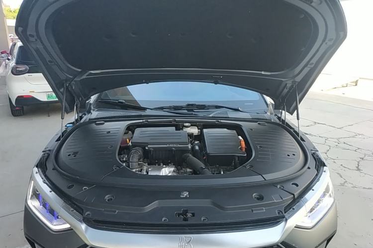 Used BYD Han 2022 DM-i 121KM Luxury Model Engine Bay