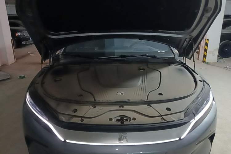 Used BYD Han 2022 EV Genesis Edition 715 km Front-Wheel-Drive Flagship Model Engine Bay