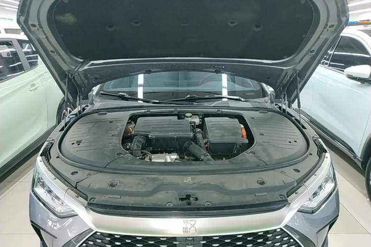 Used BYD Han 2022 DM-i 121KM Luxury Model Engine Bay
