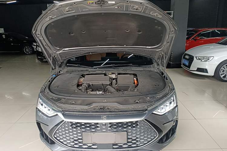 Used BYD Han 2022 DM-i 121KM Luxury Model Engine Bay