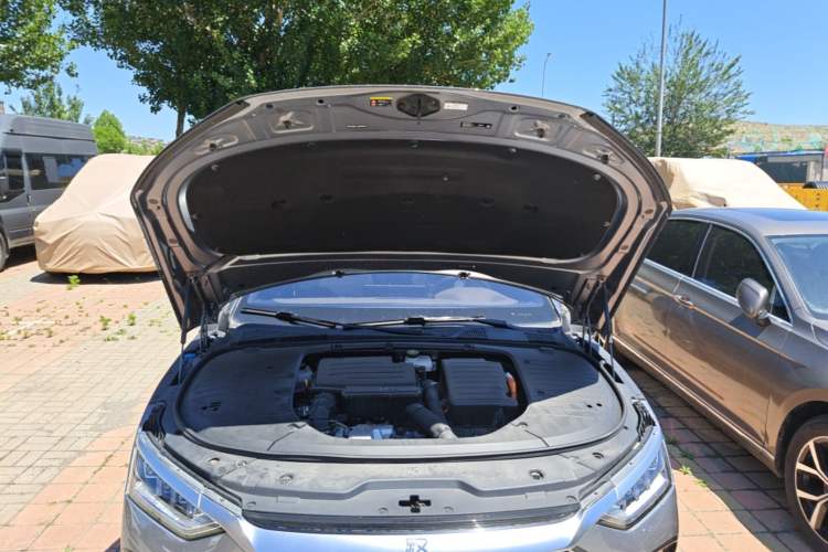 Used BYD Han 2022 DM-i 121KM Luxury Model Engine Bay