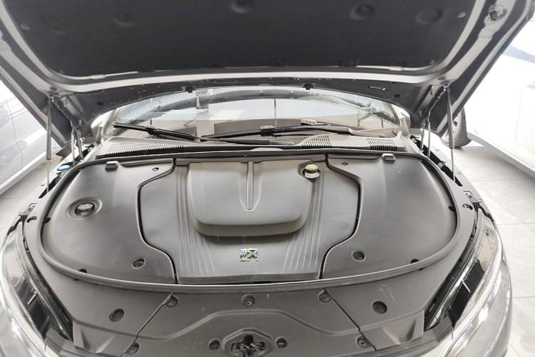 Used BYD Han 2022 EV Genesis Edition 715KM Front-Wheel-Drive Prestige Model Engine Bay