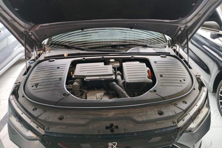 Used BYD Han 2022 DM-i 121KM Luxury Model Engine Bay