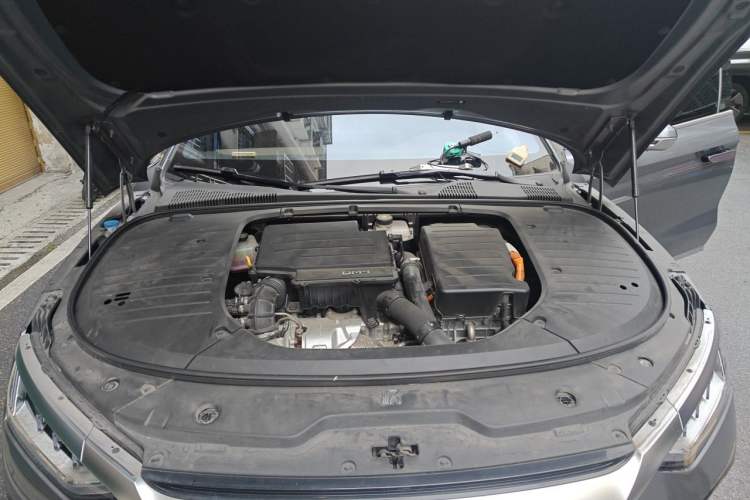 Used BYD Han 2022 DM-i 121KM Luxury Model Engine Bay