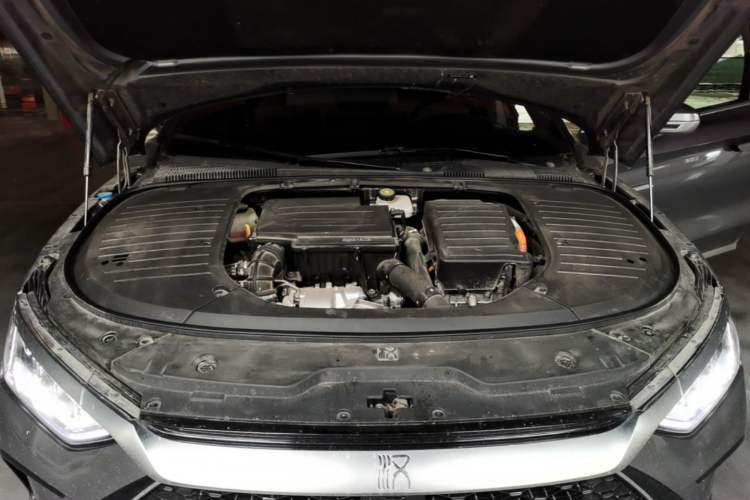 Used BYD Han 2022 DM-i 121KM Luxury Model Engine Bay