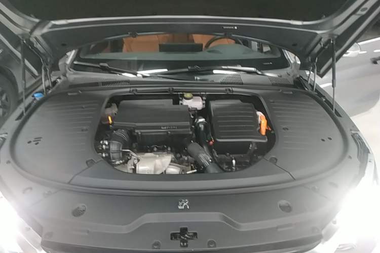 Used BYD Han 2022 DM-i 121KM Prestige Model Engine Bay