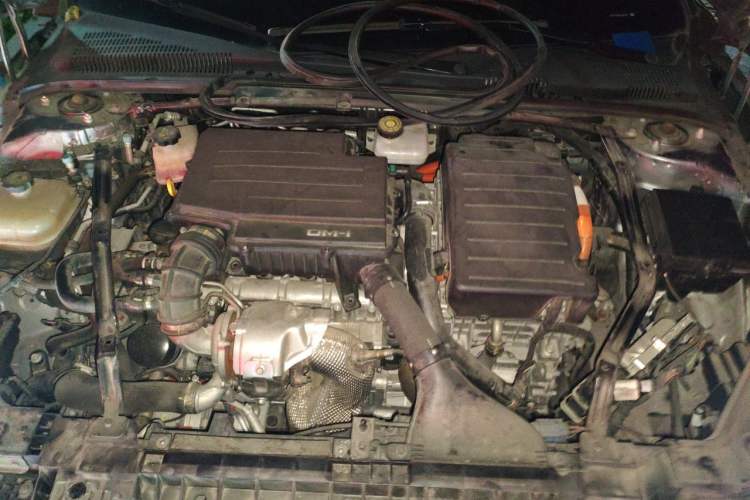 Used BYD Han 2022 DM-i 121KM Luxury Model Engine Bay