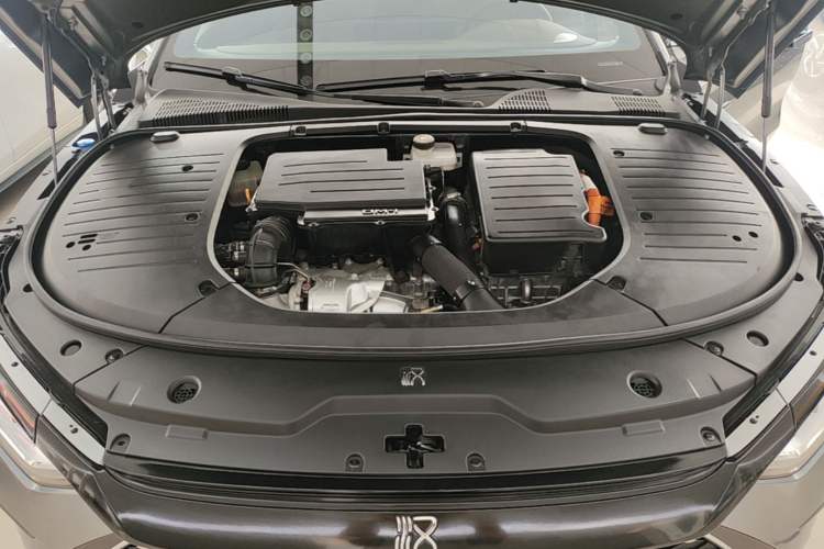Used BYD Han 2022 DM-i 121KM Luxury Model Engine Bay