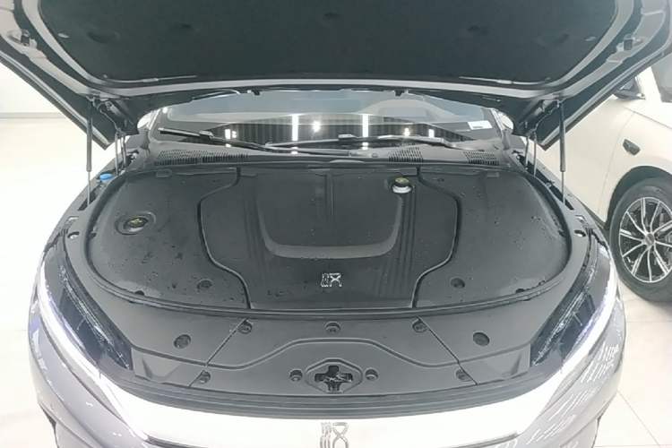 Used BYD Han 2022 EV Genesis Edition 715 km Front-Wheel-Drive Flagship Model Engine Bay