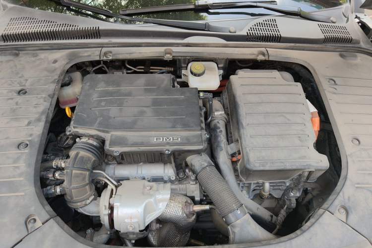Used BYD Han 2022 DM-i 121KM Luxury Model Engine Bay