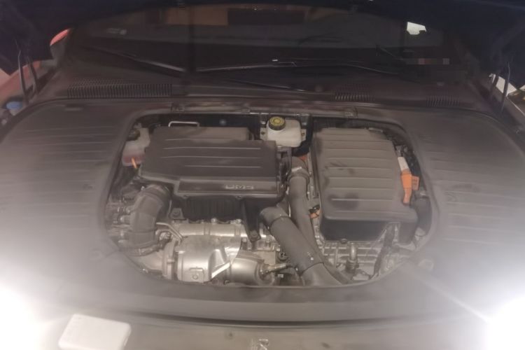 Used BYD Han 2022 DM-i 121KM Luxury Model Engine Bay