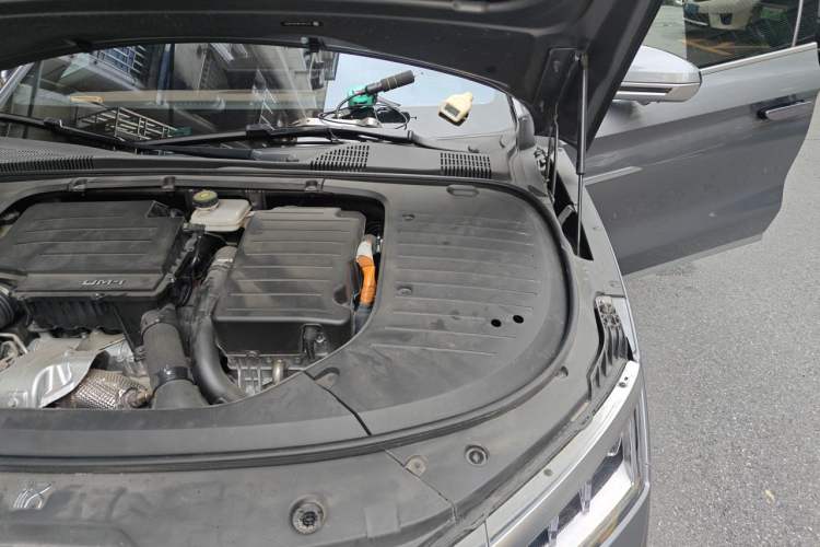 Used BYD Han 2022 DM-i 121KM Luxury Model Engine Bay Left