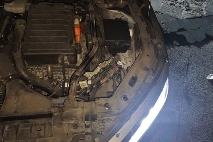 Used BYD Han 2022 DM-i 121KM Luxury Model Engine Bay Left