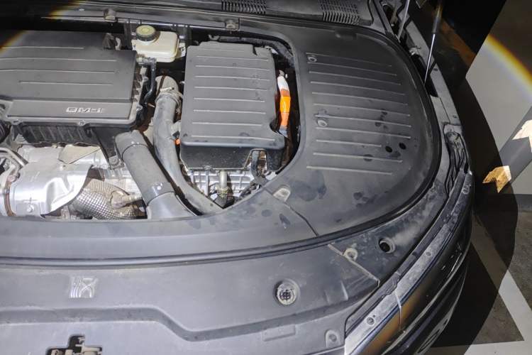 Used BYD Han 2022 DM-i 121KM Luxury Model Engine Bay Left