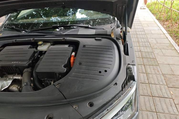 Used BYD Han 2022 DM-i 121KM Luxury Model Engine Bay Left