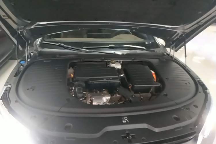 Used BYD Han 2022 DM-i 121KM Luxury Model Engine Bay