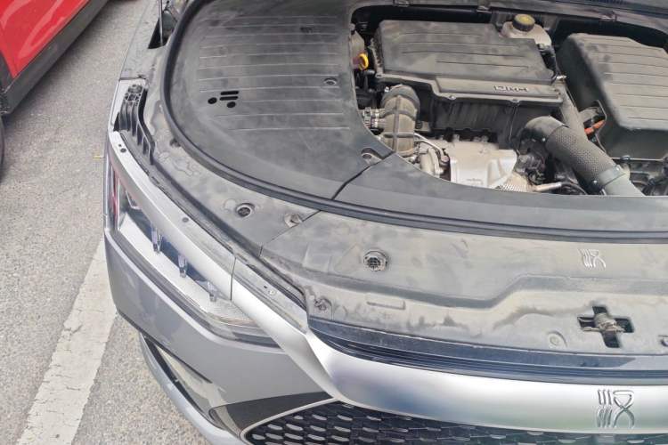 Used BYD Han 2022 DM-i 121KM Luxury Model Engine Bay Right