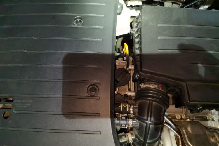 Used BYD Han 2022 DM-i 121KM Luxury Model Engine Bay Right