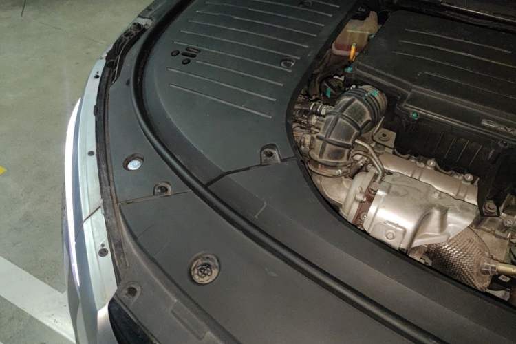 Used BYD Han 2022 DM-i 121KM Prestige Model Engine Bay Right