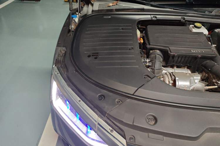 Used BYD Han 2022 DM-i 121KM Prestige Model Engine Bay Right