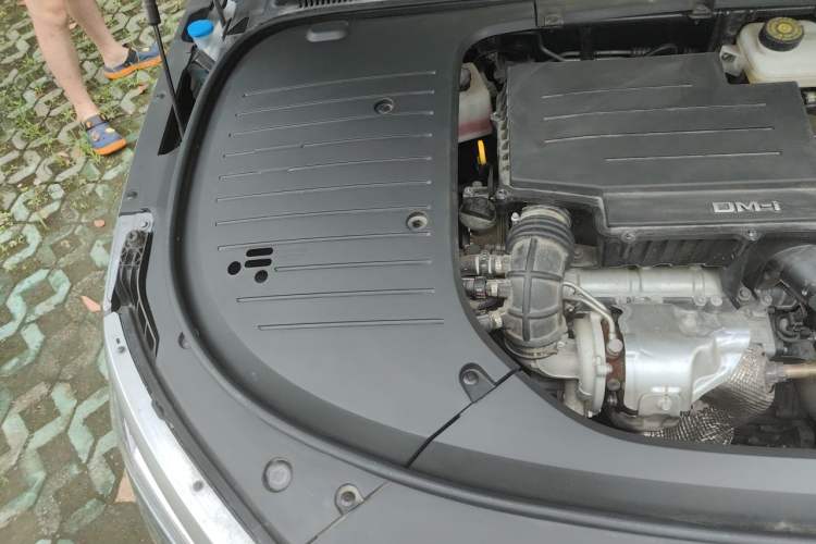 Used BYD Han 2022 DM-i 121KM Luxury Model Engine Bay Right
