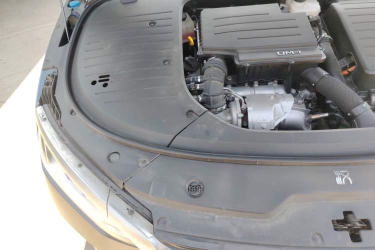Used BYD Han 2022 DM-i 121KM Luxury Model Engine Bay Right