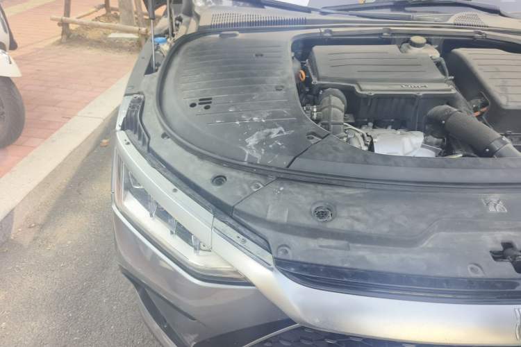 Used BYD Han 2022 DM-i 121KM Luxury Model Engine Bay Right