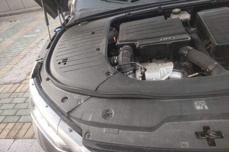 Used BYD Han 2022 DM-i 121KM Luxury Model Engine Bay Right