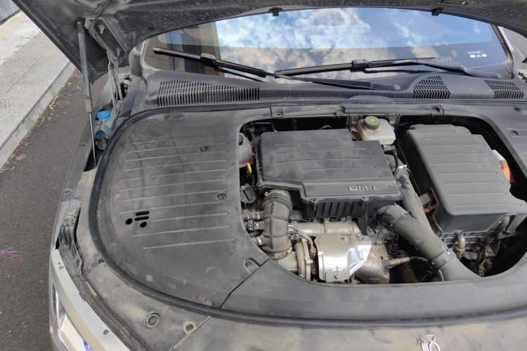 Used BYD Han 2022 DM-i 121KM Prestige Model Engine Bay Right