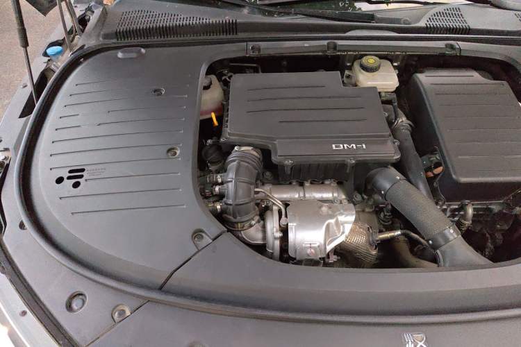 Used BYD Han 2022 DM-i 121KM Luxury Model Engine Bay Right
