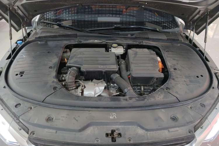 Used BYD Han 2022 DM-i 121KM Luxury Model Engine Bay