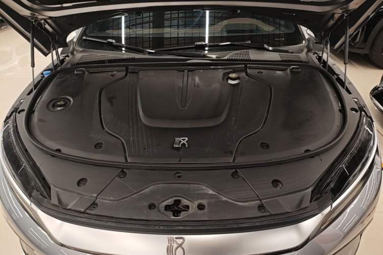 Used BYD Han 2022 EV Genesis Edition 715KM Front-Wheel-Drive Prestige Model Engine Bay