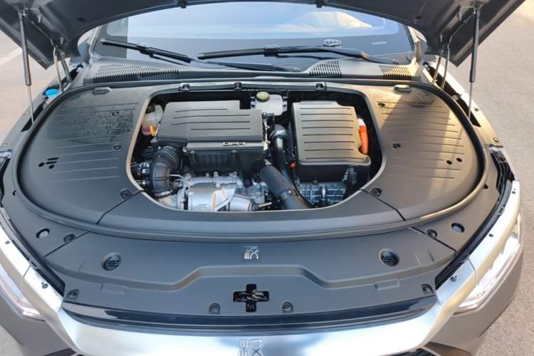 Used BYD Han 2022 DM-i 121KM Luxury Model Engine Bay