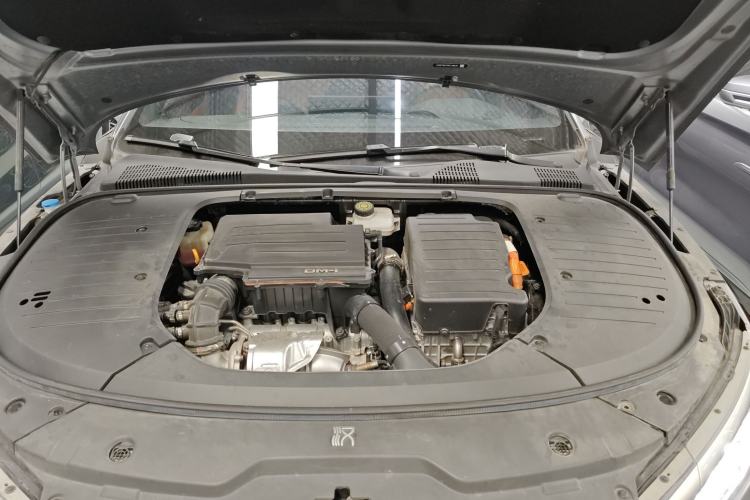 Used BYD Han 2022 DM-i 121KM Luxury Model Engine Bay