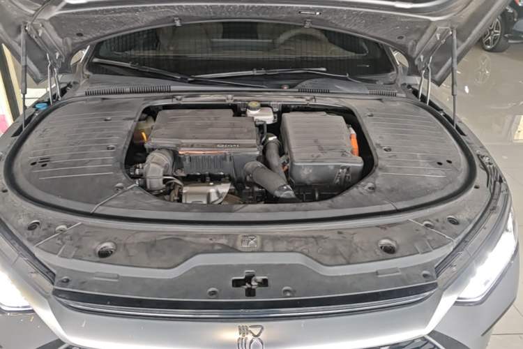 Used BYD Han 2022 DM-i 121KM Luxury Model Engine Bay