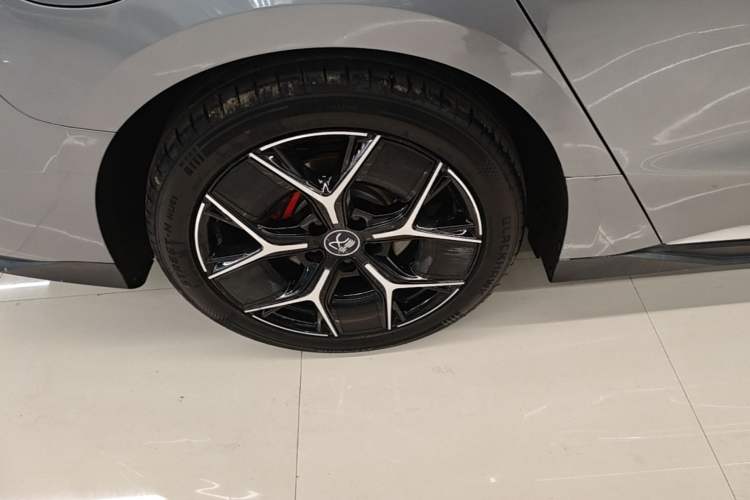 Used BYD Han 2022 EV Genesis Edition 715KM Front-Wheel-Drive Prestige Model Exterior 2