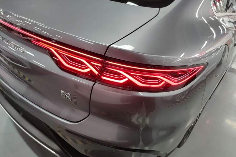 Used BYD Han 2022 DM-i 121KM Prestige Model Exterior 3