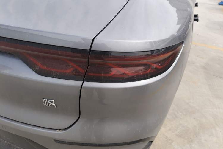 Used BYD Han 2022 EV Genesis Edition 715KM Front-Wheel-Drive Prestige Model Exterior 3