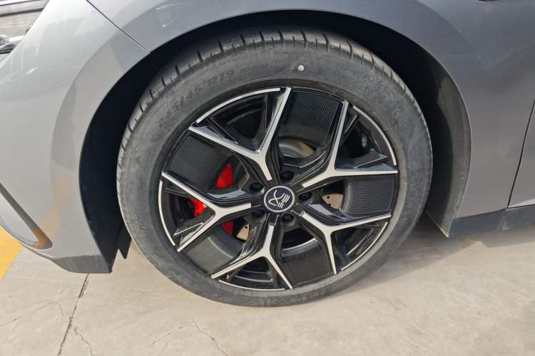 Used BYD Han 2022 EV Genesis Edition 715KM Front-Wheel-Drive Prestige Model Exterior 4