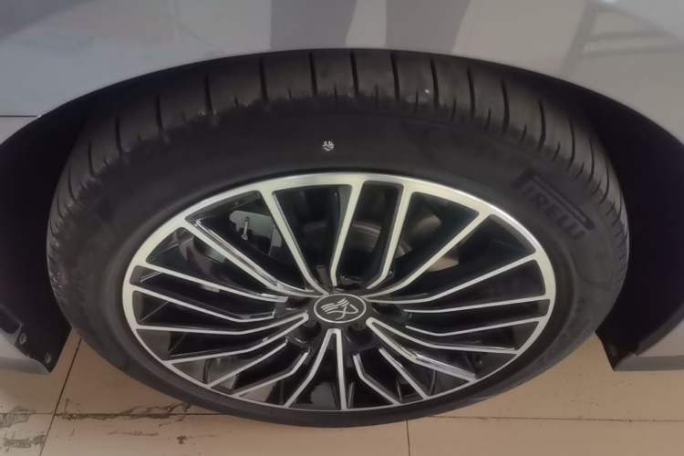 Used BYD Han 2022 DM-i 121KM Luxury Model Exterior 4
