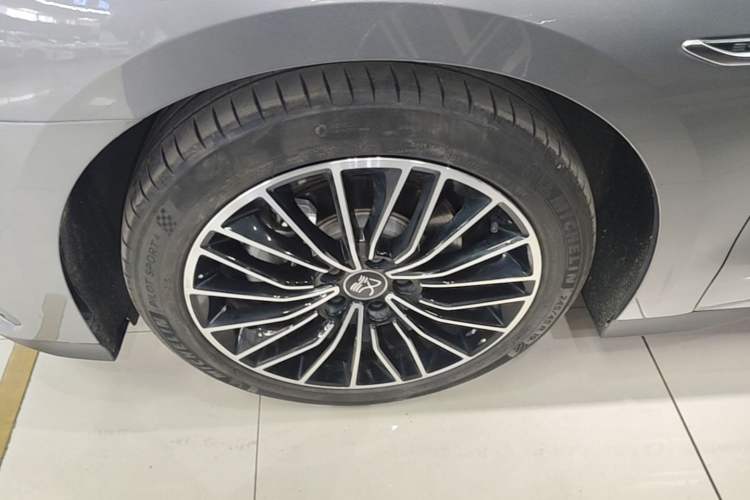 Used BYD Han 2022 DM-i 121KM Prestige Model Exterior 4