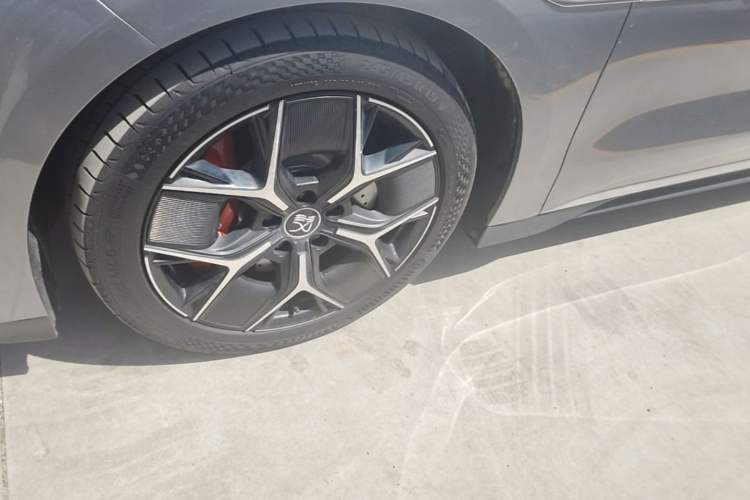 Used BYD Han 2022 EV Genesis Edition 715KM Front-Wheel-Drive Prestige Model Exterior 4