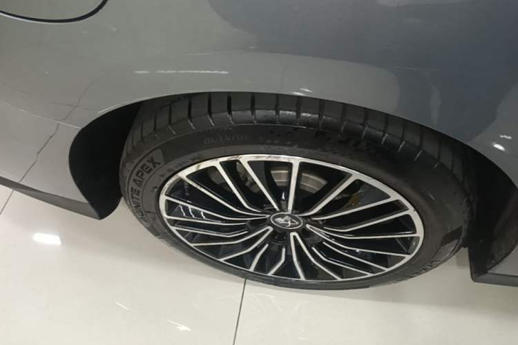 Used BYD Han 2022 DM-i 121KM Prestige Model Exterior 5