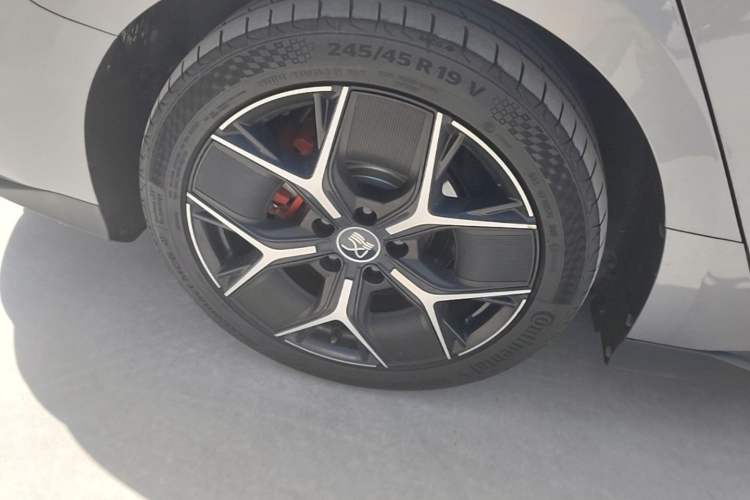 Used BYD Han 2022 EV Genesis Edition 715KM Front-Wheel-Drive Prestige Model Exterior 5