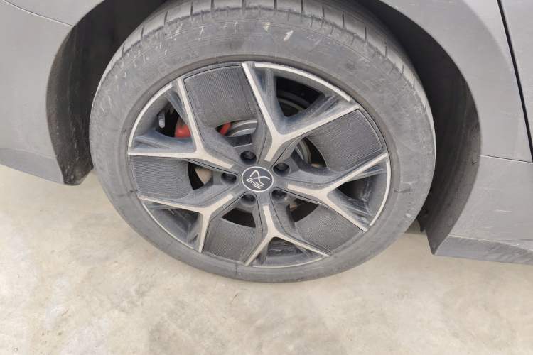 Used BYD Han 2022 EV Genesis Edition 715KM Front-Wheel-Drive Prestige Model Exterior 5