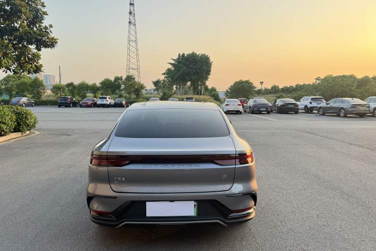 Used BYD Han 2022 EV Genesis Edition 715KM Front-Wheel-Drive Prestige Model Exterior 7