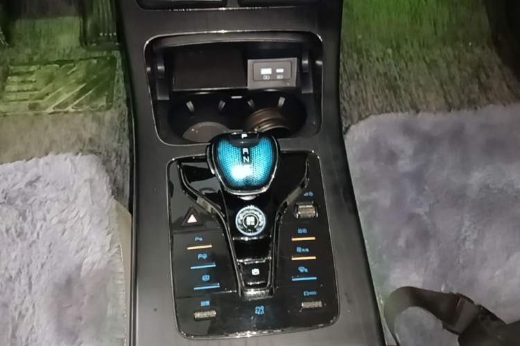 Used BYD Han 2022 EV Genesis Edition 715 km Front-Wheel-Drive Flagship Model Gear Lever