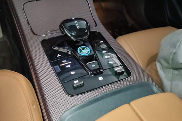 Used BYD Han 2022 EV Genesis Edition 610KM All-Wheel Drive Premium Model Gear Lever