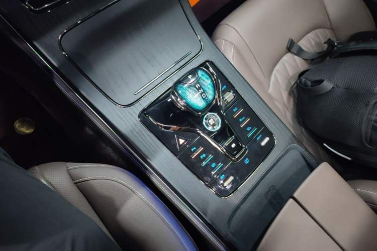 Used BYD Han 2022 EV Genesis Edition 610KM All-Wheel Drive Premium Model Gear Lever