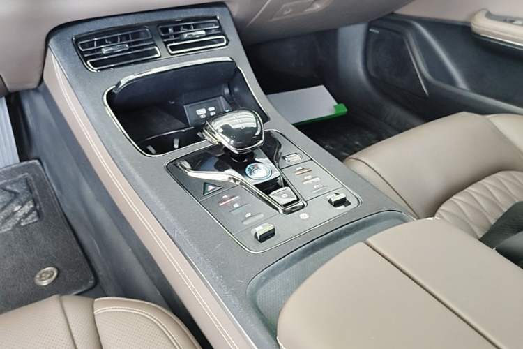 Used BYD Han 2022 EV Genesis Edition 715KM Front-Wheel-Drive Prestige Model Gear Lever